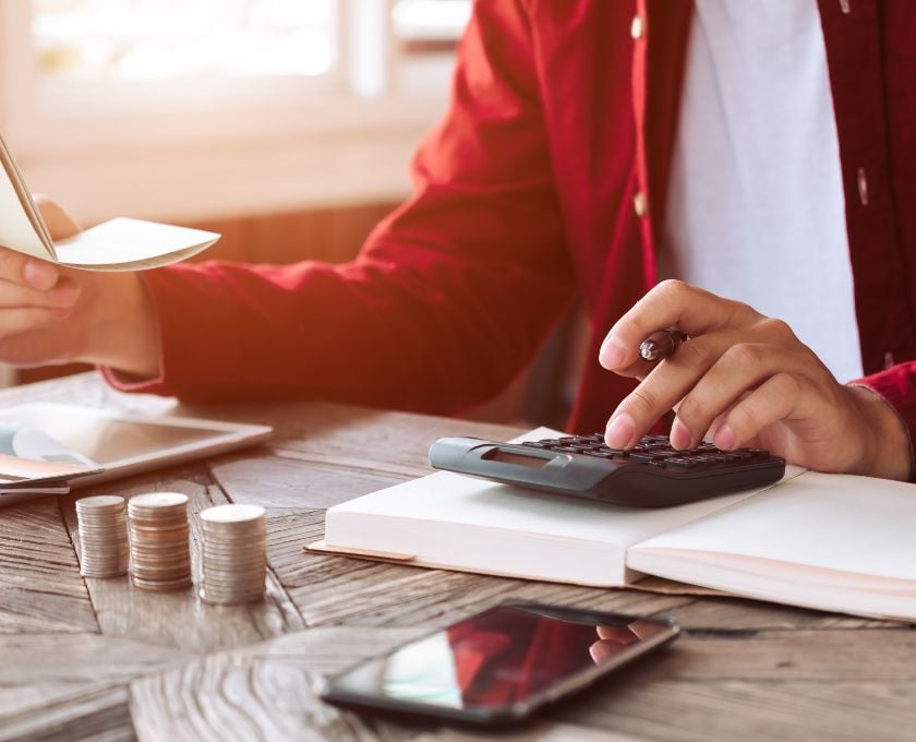 Guide to starting an emergency fund - Mobile.jpg